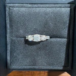 Diamond engagement ring. White gold. Size 5.